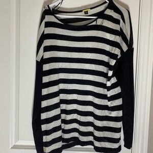 Dana Buchman Black and White Crew Neck Sweater